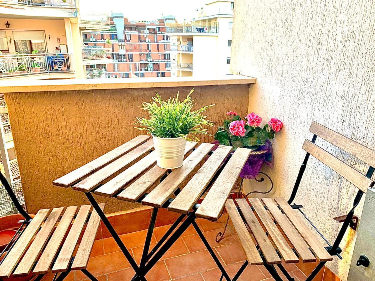 Relax Zambrini Apartment ลิโด ดิ ออสเตีย ภายนอก รูปภาพ